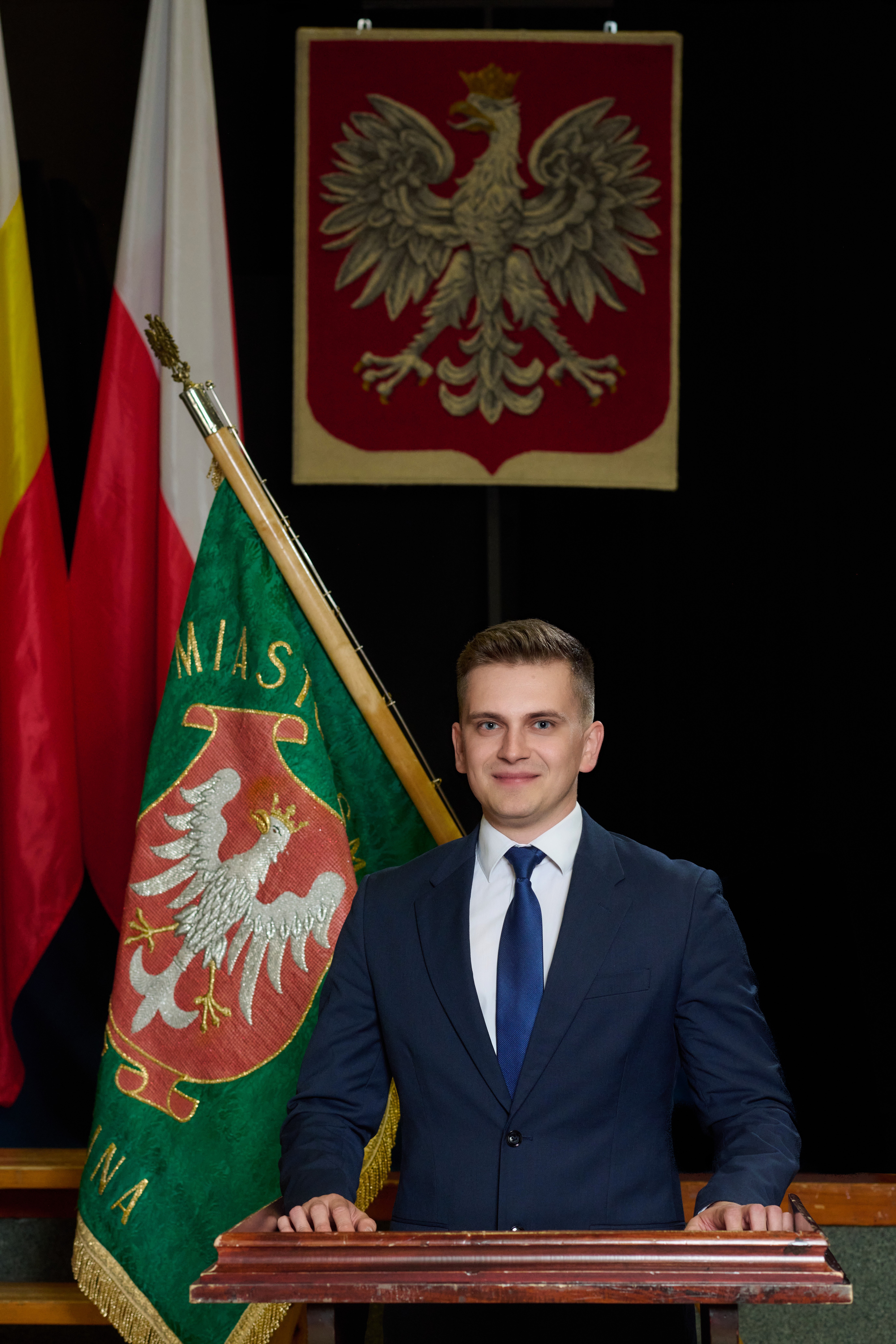 Zdjęcie przedstawiające radnego Mateusza Fabisiaka